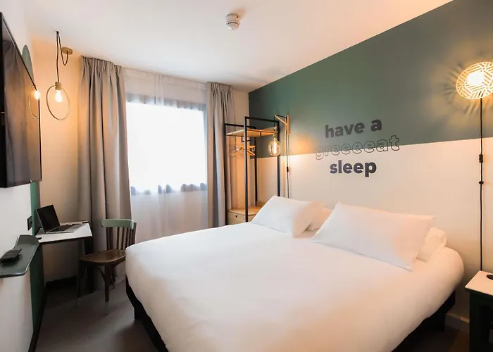 Greet Hotel Brest Aéroport